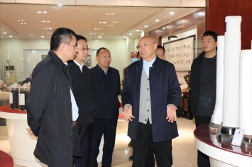 河南省委外办主任梁杰一到九游官方网页版集团调研座谈