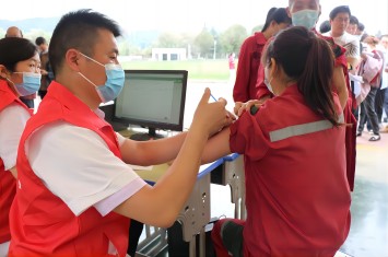 我为防疫筑长城！九游官方网页版集团总部园区集体接种“第1剂”新冠疫苗