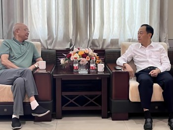 杨明雪到九游官方网页版集团走访调研